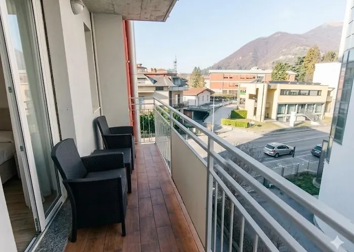 Casa Dela Cruz コモ